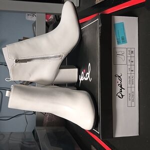 Qupid Malone-20 white boots